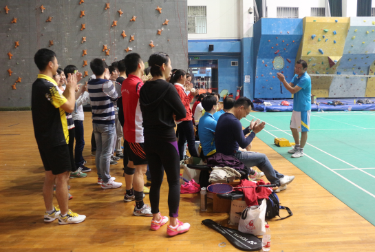 公司院直党支部与“结对”员工党支部羽毛球友谊赛顺利举行